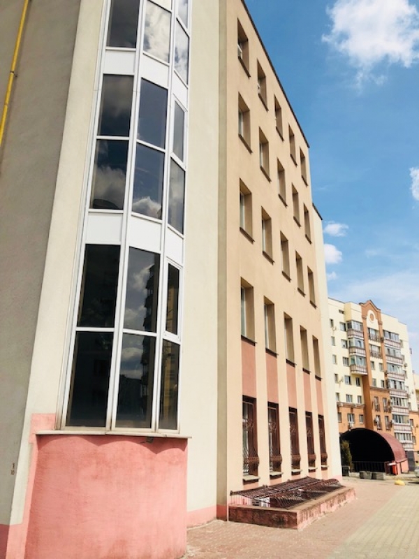 1265 кв. м офисное здание в центре города ул. Гвардейская